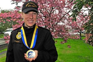 Boston-marathon AB Sarah-Mae Pyndus with her Boston Marathon medal