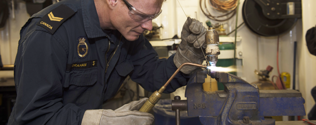 LS Graham executes Welding on the go | Op Reassurance : Pacific Navy News