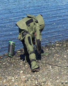 FDU members work on an improvised explosive device (IED) in Comox at the end of February 2015, building valuable skills that can be used in exercises such as Exercise Tri- Crab.