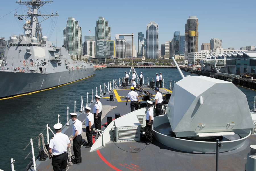 Members of HMCS Winnipeg prepare to berth alongside Broadway Pier, San Diego, California, on Sept. 10, during the ship’s visit to the city for Fleet Week. Photo by LS Ogle Henry, MARPAC Imaging Services