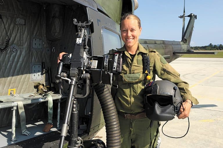 The first female door gunner Pacific Navy News