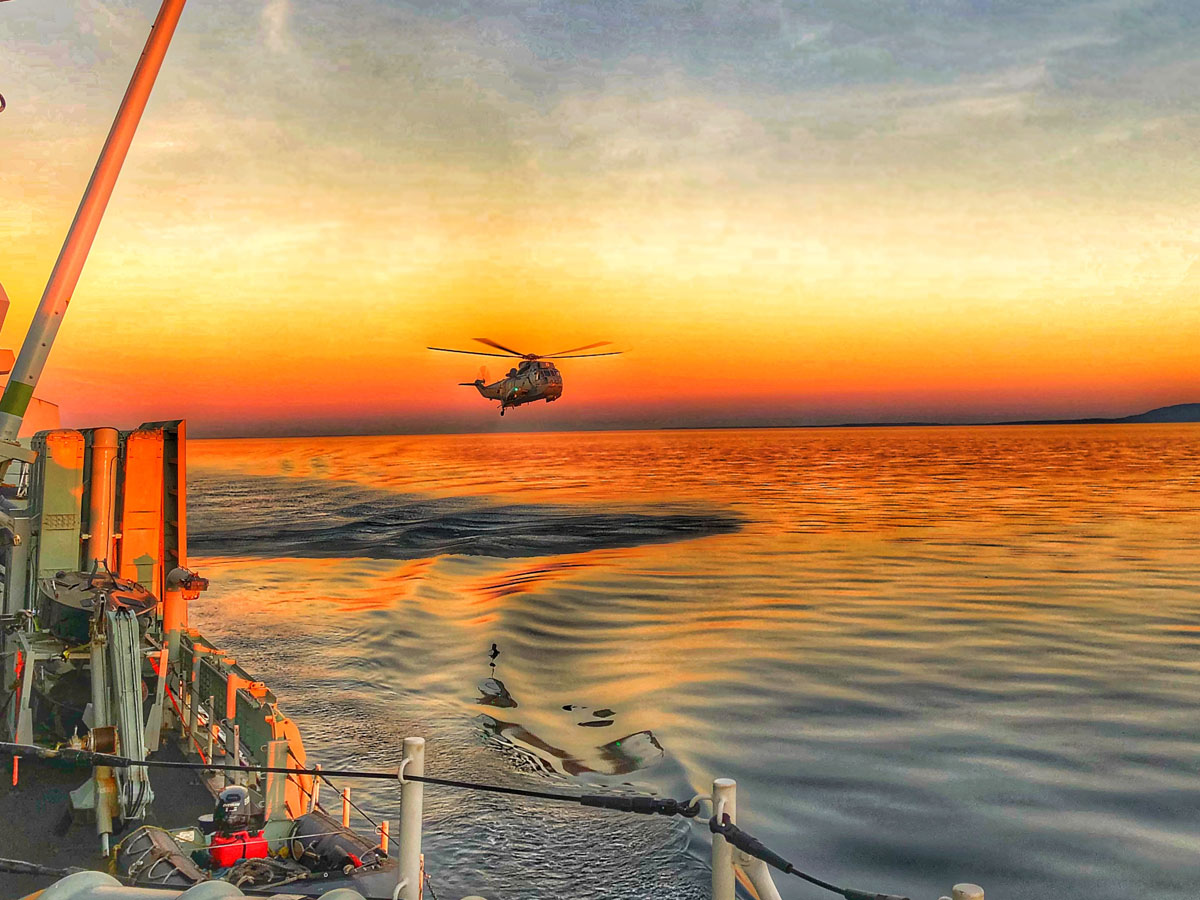 HMCS Vancouver’s last ever land on and take off of a Sea King. Photo by LS Dustin York