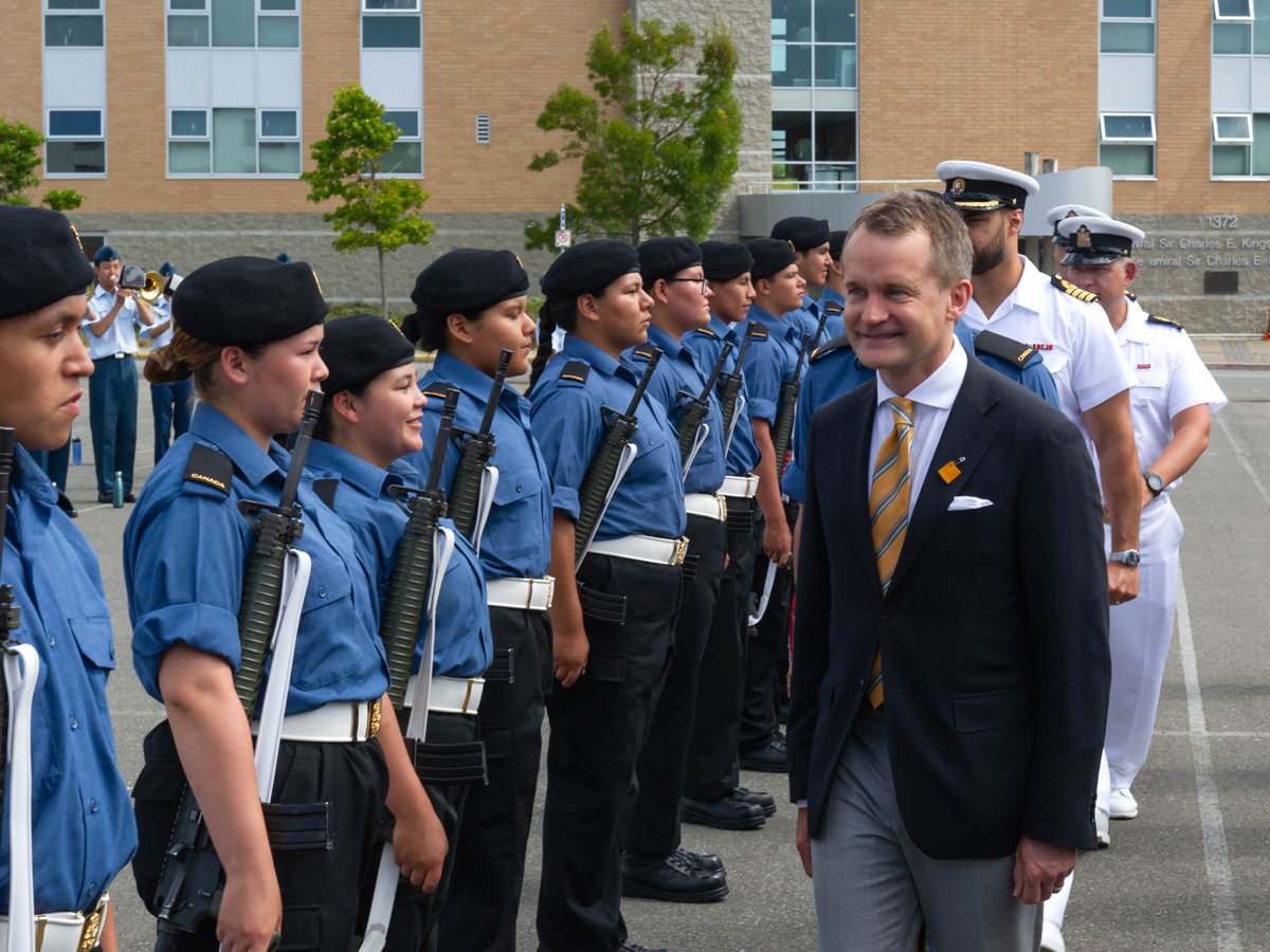Minister of Indigenous Services Seamus O’Regan inspects members of the Raven program during their graduation ceremony. Photo by MARPAC Imaging Services