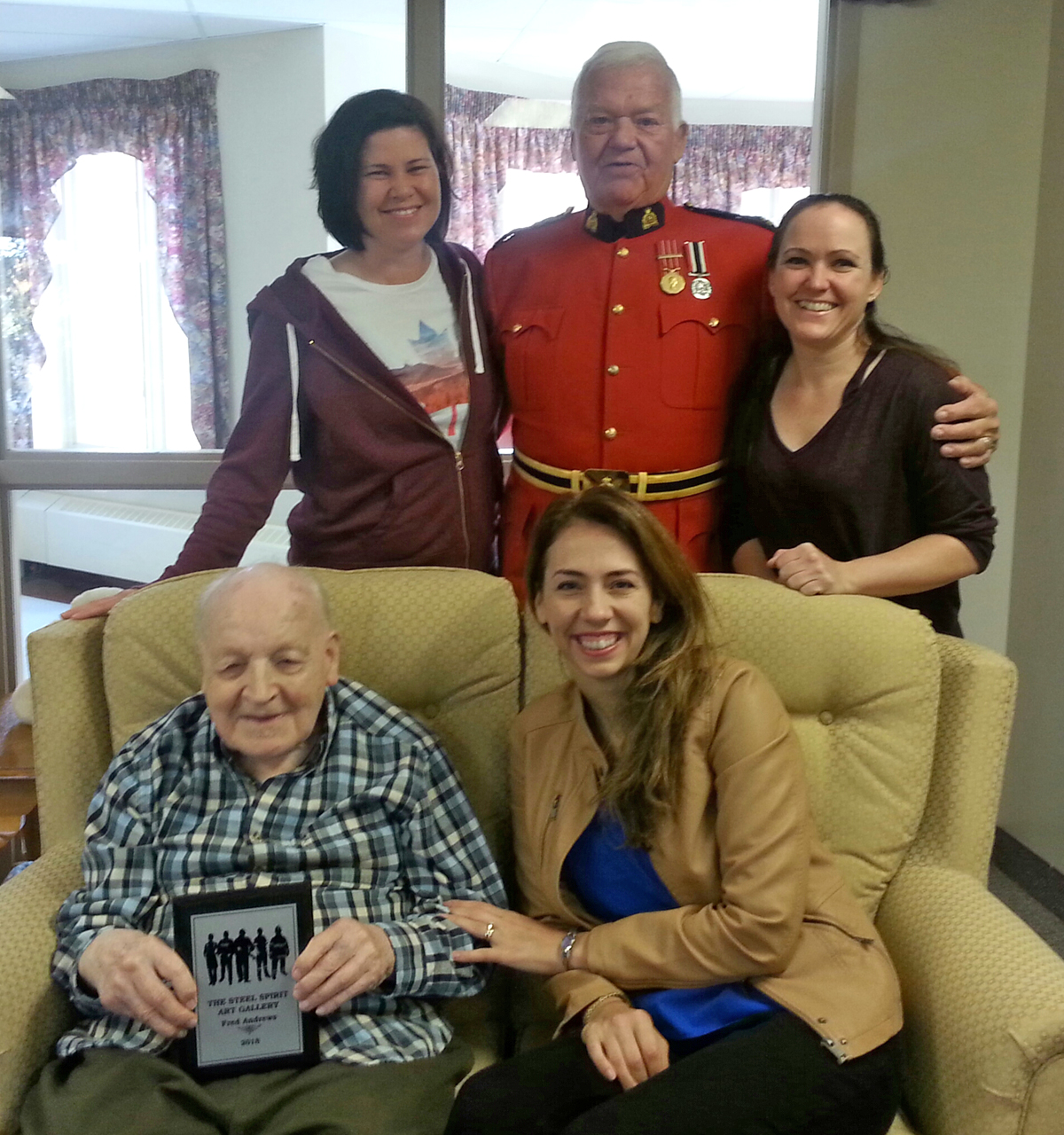 Members of The Steel Spirit meet with poet Fred Andrews at Roberta Place Retirement Lodge long-term care facility in Barrie, ON. Back row from left: Trisha MacLeod, Colin Partridge, and Lee-Ann LeMesurier. Front Row: Andrews and The Steel Spirit founder Barbara Brown. Photo credit: Roberta Place