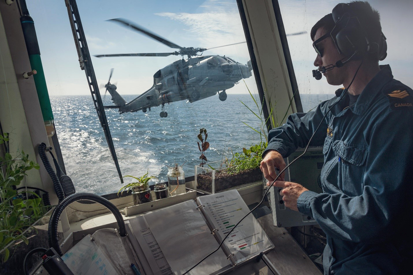 The MH-60 Seahawk Maritime Helicopter from HDMS Absalon conducts cross deck training with HMCS Halifax on June 8. Photo: SNMG1