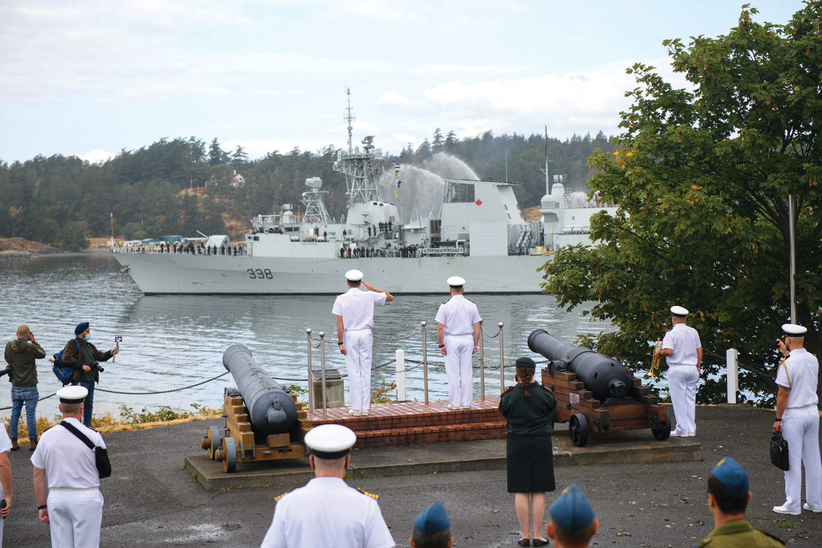 HMCS Winnipeg departed CFB Esquimalt for Operations Projection and Neon on Aug. 17.  Photo by S1 Mike Goluboff, MARPAC Imaging Services, Esquimalt
