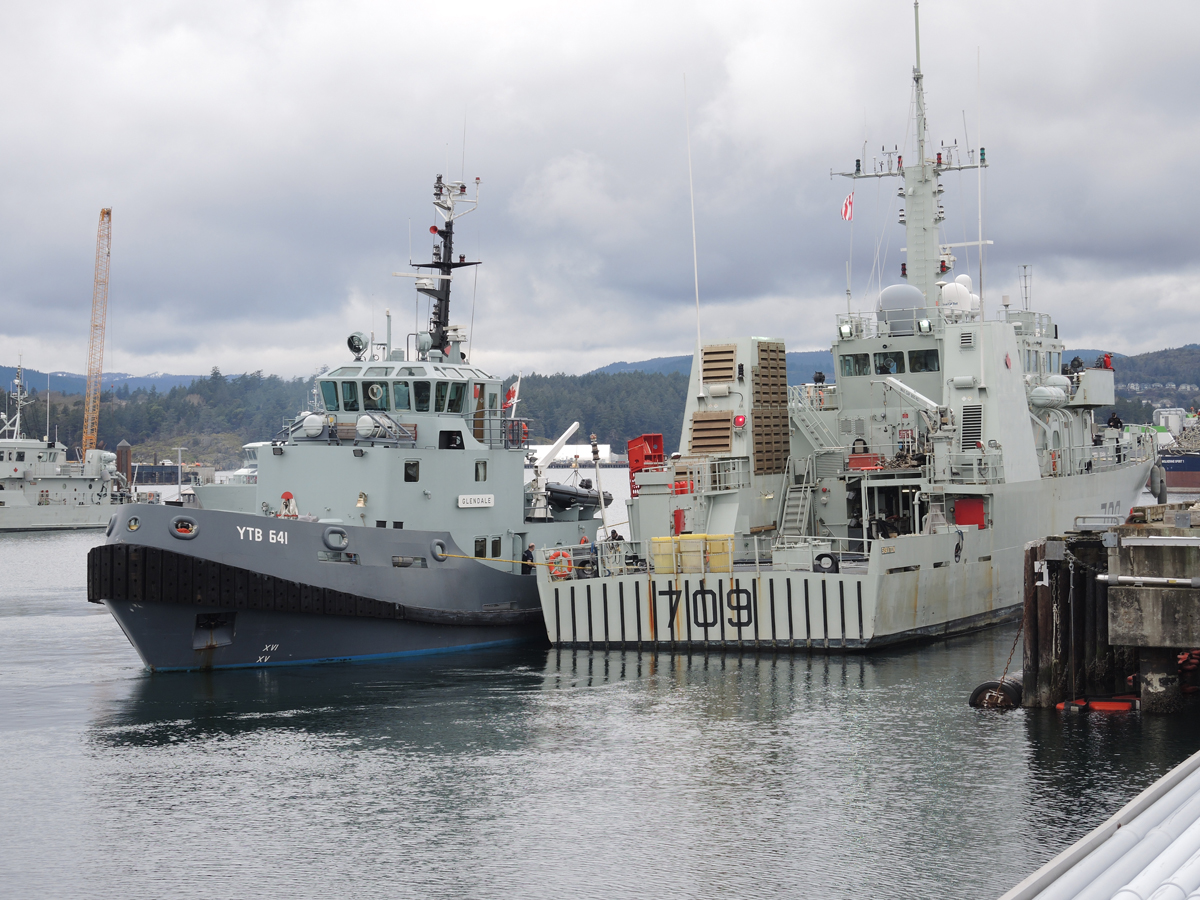 The Glendale Tug, a vessel of the King’s Harbour Master Auxiliary Fleet, completes a towing operation at Y-Jetty as part of Tansel Erkmen’s training, Feb. 29 at CFB Esquimalt. Photo: Peter Mallett/Lookout Newspaper.
