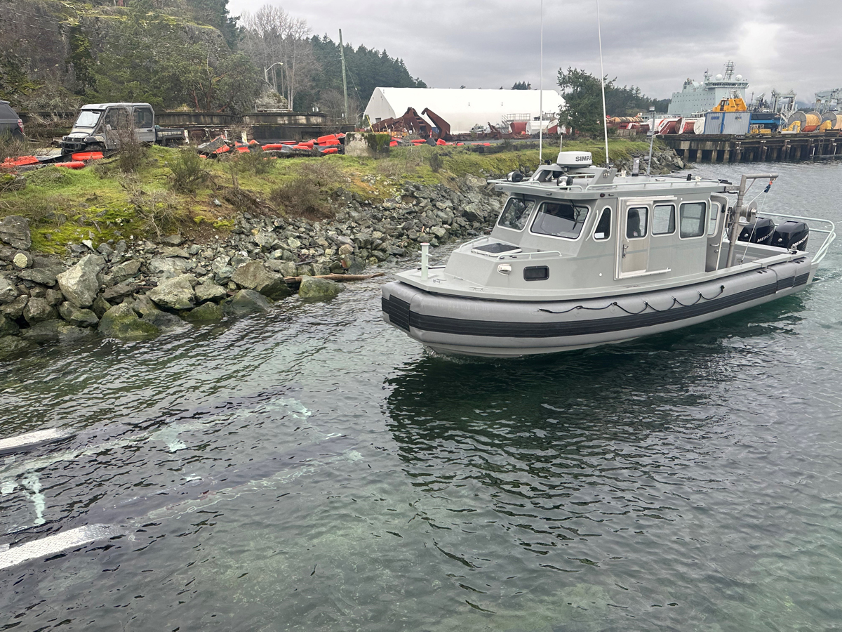 One of four Outboard Engine Diver Boats of Fleet Diving Unit (Pacific) located at the D Jetty. Photo: FDU(P)

